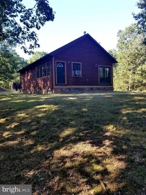 2230 Seldom Seen Rd, Great Cacapon, WV 25422