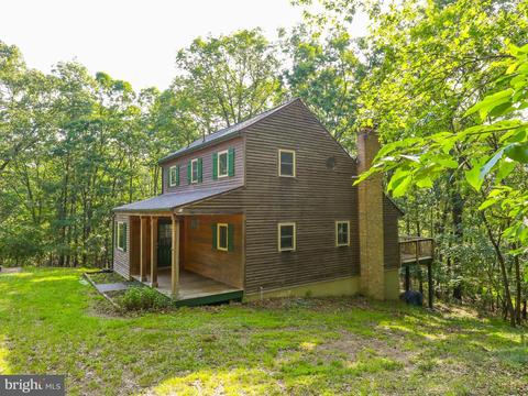 164 Grouse Ln, Berkeley Springs, WV 25411