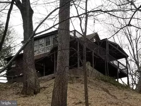 624 Trapper Ridge Ln, Hedgesville, WV 25427