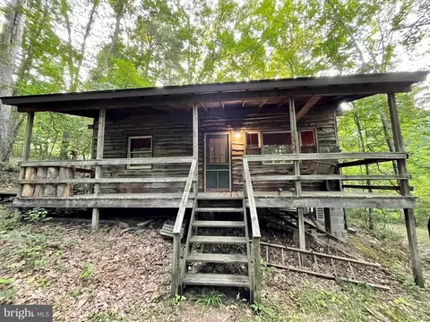 41 Treehouse Ct, Hedgesville, WV 25427
