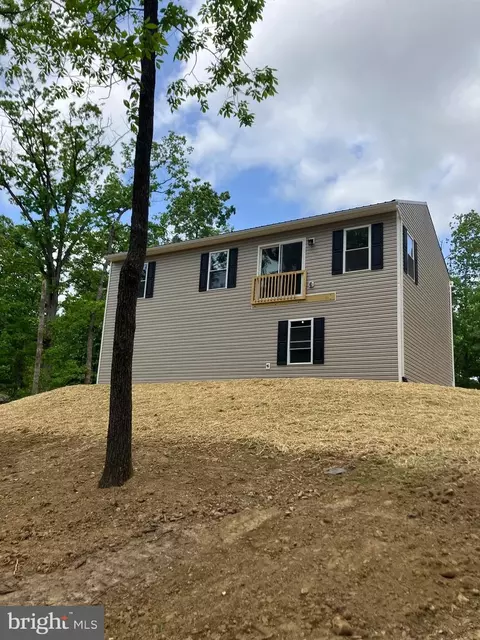 551 Maverick Trl, Hedgesville, WV 25427