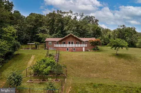 87 Gokey Ln, Great Cacapon, WV 25422