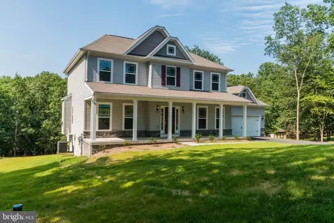 376 Cielo Ln, Berkeley Springs, WV 25411