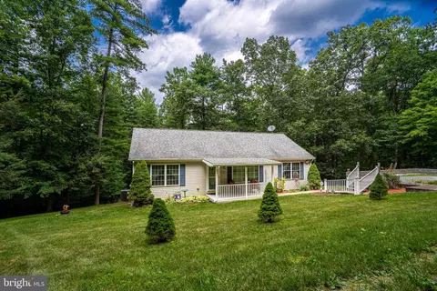 236 Chestnut Oak Ln, Hedgesville, WV 25427