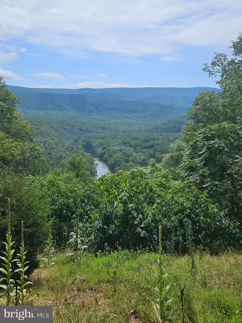 126 Trofton Hollow Ct, Great Cacapon, WV 25422