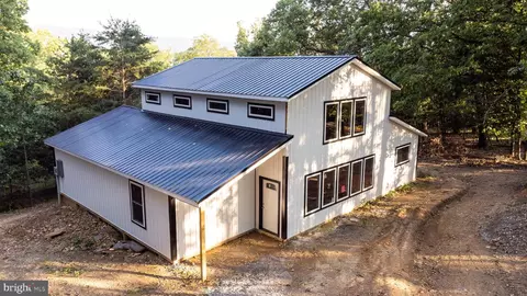 289 Winstead Rd, Berkeley Springs, WV 25411