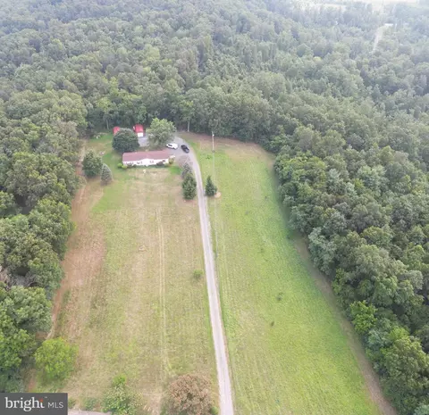 792 Matt Jack Trl, Berkeley Springs, WV 25411