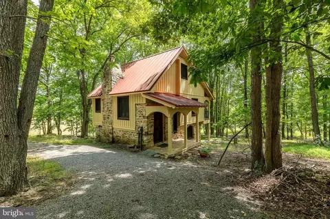 72 Piney Trl, Berkeley Springs, WV 25411
