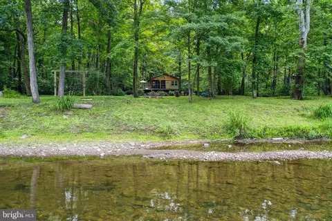 282 Limestone Pond Ln, Great Cacapon, WV 25422