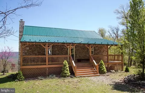 491 Justin Ln, Great Cacapon, WV 25422