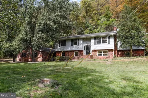 7539 Martinsburg Rd, Berkeley Springs, WV 25411