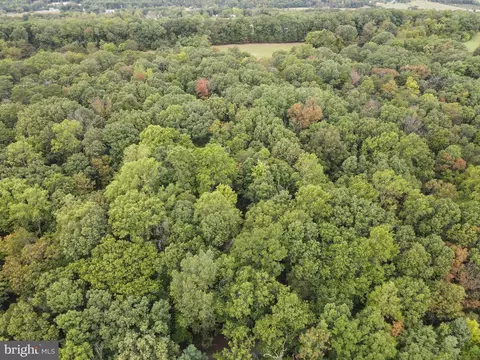 612 Beeman Ln, Berkeley Springs, WV 25411