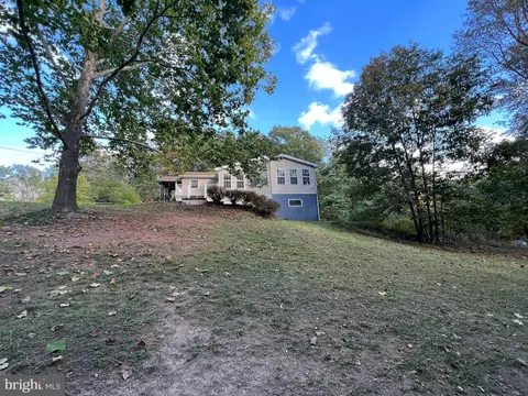 39 Sonnys Way, Berkeley Springs, WV 25411