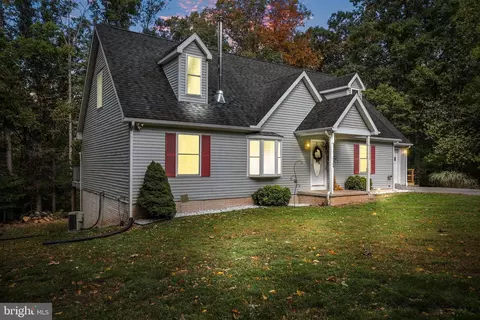 156 Chestnut Oak Ln, Hedgesville, WV 25427