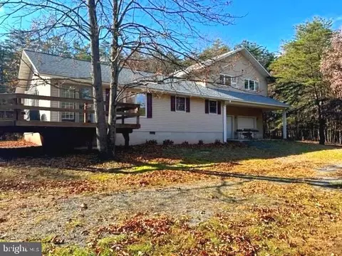 7 Lantern Ln, Berkeley Springs, WV 25411