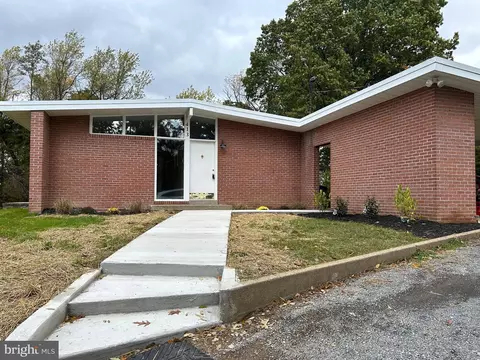 413 Grove Hts, Berkeley Springs, WV 25411