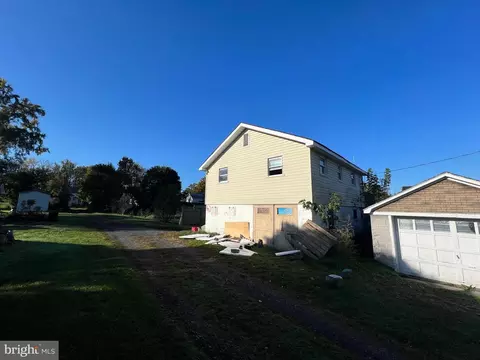 146 B Amelia, Paw Paw, WV 25434