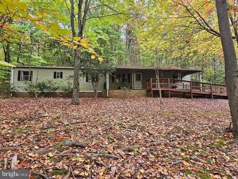 76 Grandview Ter, Berkeley Springs, WV 25411