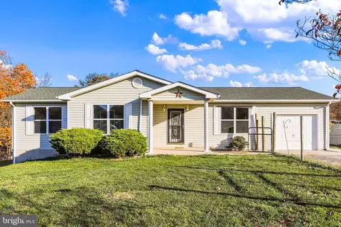 161 Cedar Ridge Dr, Berkeley Springs, WV 25411