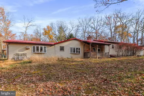 350 Keiter Ln, Great Cacapon, WV 25422
