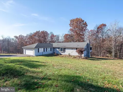 4751 Pious Ridge Rd, Berkeley Springs, WV 25411