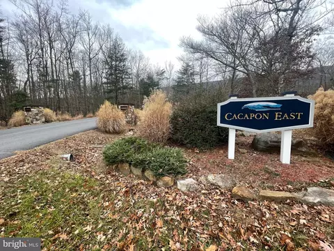 30 Parkside Terrace, Berkeley Springs, WV 25411