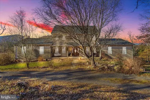 81 Edge Of Woods Ln, Hedgesville, WV 25427