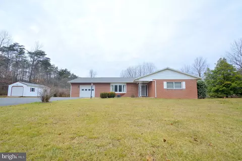 315 Shirley Dr, Berkeley Springs, WV 25411