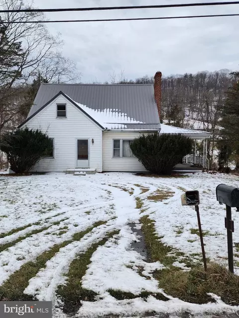 1400 Valley Rd, Berkeley Springs, WV 25411
