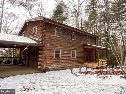 364 Mill Farm Trl, Berkeley Springs, WV 25411
