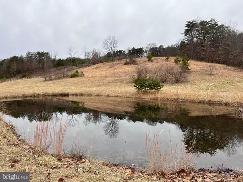 14 Journey Lane, Berkeley Springs, WV 25411