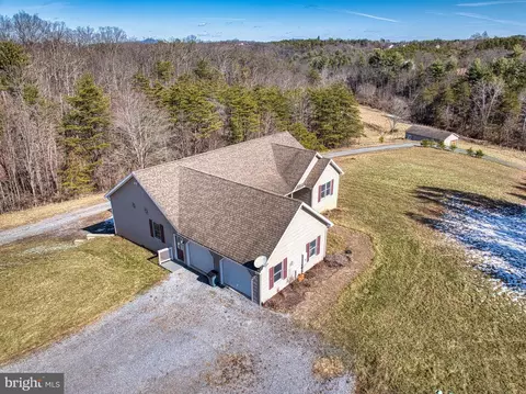 345 Journey Ln, Berkeley Springs, WV 25411