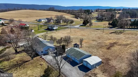 55 Calvin Unger Ln, Berkeley Springs, WV 25411