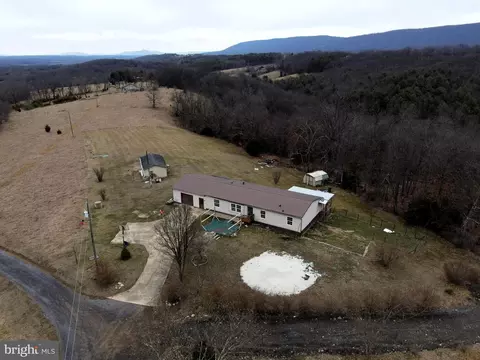801 Matt Jack Trl, Berkeley Springs, WV 25411