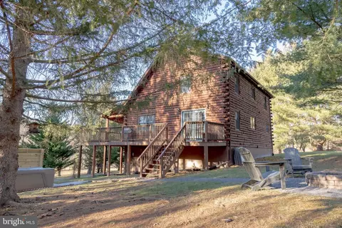 235 Mill Farm Trl, Berkeley Springs, WV 25411