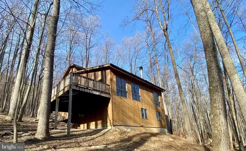 500 Salmon Ln, Berkeley Springs, WV 25411