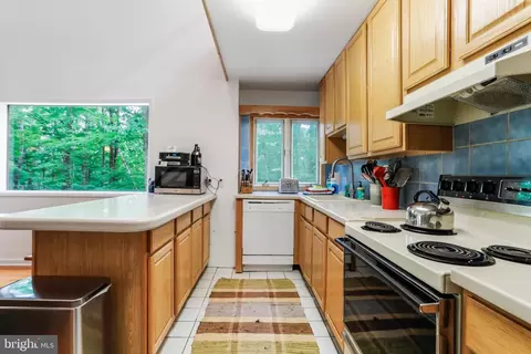 Kitchen - 18 Whipporwill Ct, Berkeley Springs, WV 25411 photo 1 of 5
