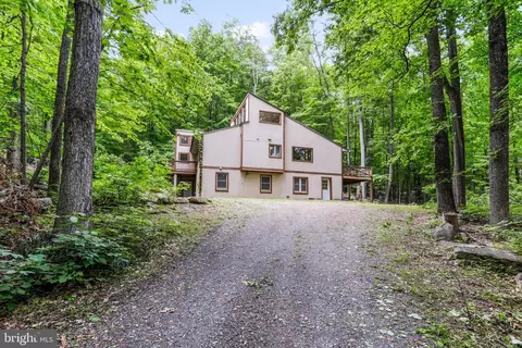 Exterior - 18 Whipporwill Ct, Berkeley Springs, WV 25411 photo 8 of 10