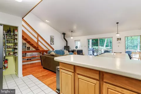 Kitchen - 18 Whipporwill Ct, Berkeley Springs, WV 25411 photo 4 of 5