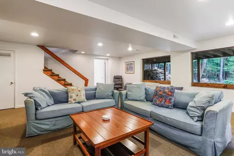Living - 18 Whipporwill Ct, Berkeley Springs, WV 25411 photo 9 of 9