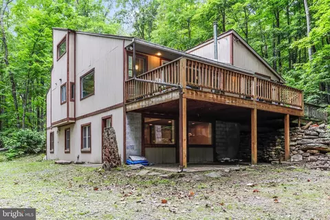 Exterior - 18 Whipporwill Ct, Berkeley Springs, WV 25411 photo 7 of 10