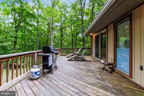 Exterior - 18 Whipporwill Ct, Berkeley Springs, WV 25411 photo 3 of 10