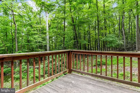 Exterior - 18 Whipporwill Ct, Berkeley Springs, WV 25411 photo 6 of 10