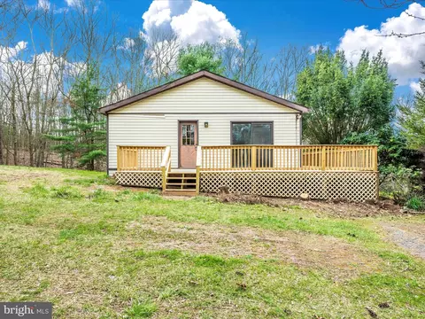 141 Chestnut Oak Ln, Hedgesville, WV 25427
