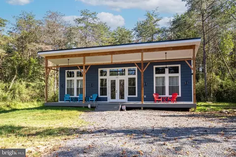 63 Cedar Point Way, Great Cacapon, WV 25422