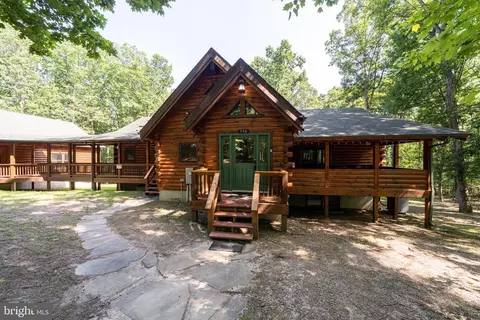 390 Rosebud Ln, Great Cacapon, WV 25422