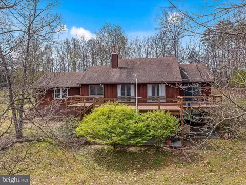 80 Spring Valley Ln, Berkeley Springs, WV 25411
