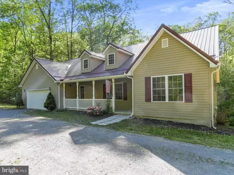 638 Little Creek Trl, Berkeley Springs, WV 25411