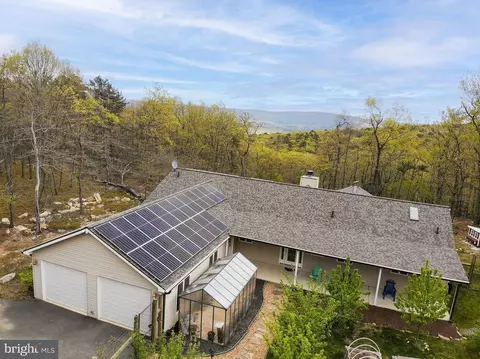 180 Breathless Way, Berkeley Springs, WV 25411