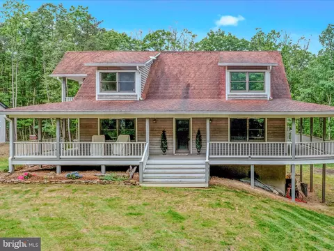 286 Lions Oak Ln, Berkeley Springs, WV 25411